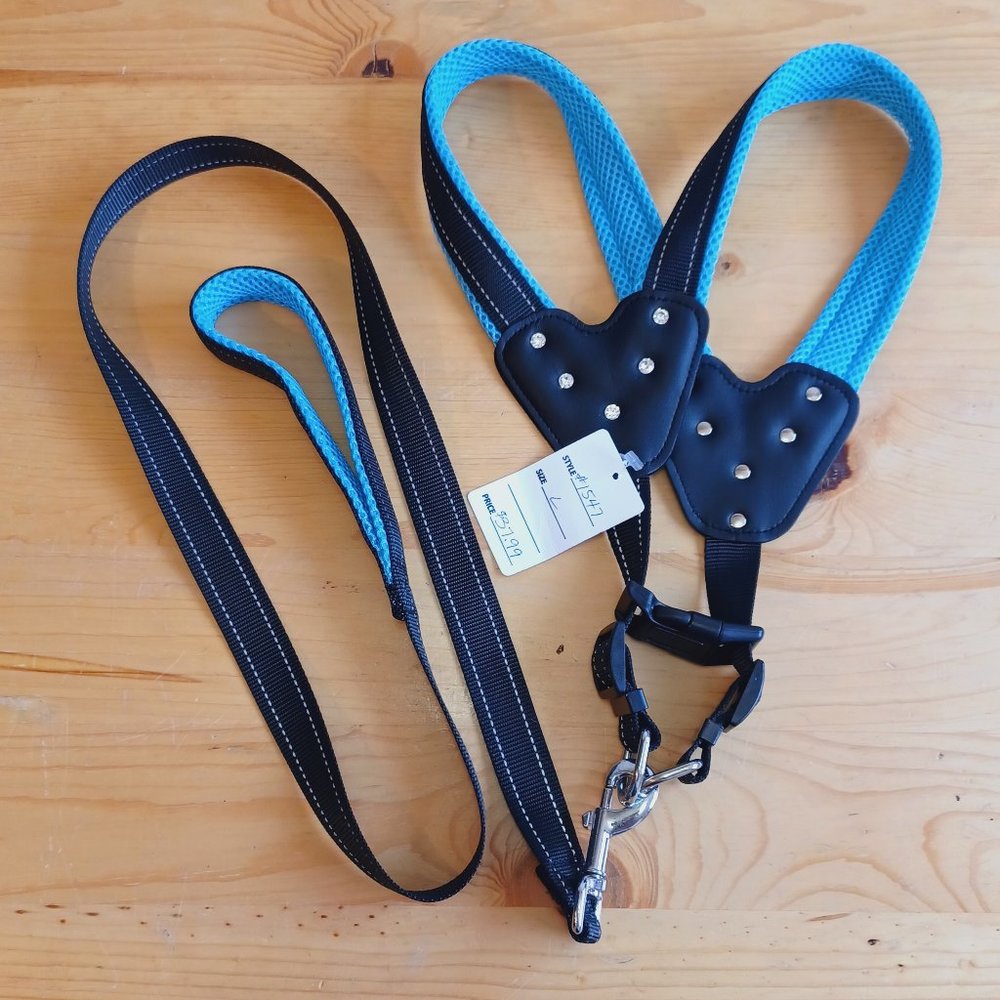 NWT. Harness and matching leash - size L - 5141